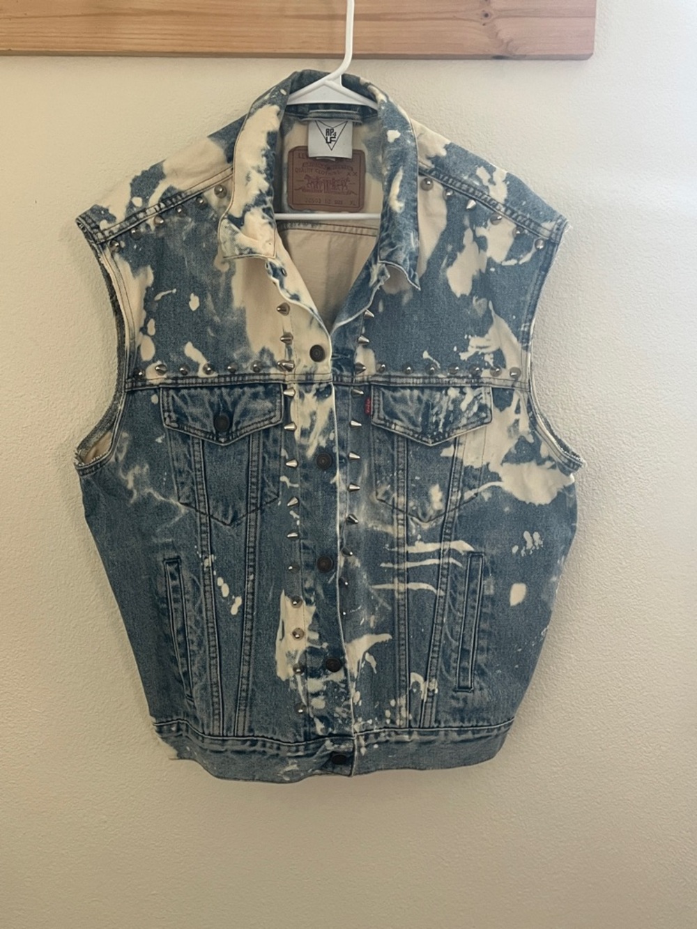 Levi's Bleach-Splatter Studded Denim Vest - Blue & Cream